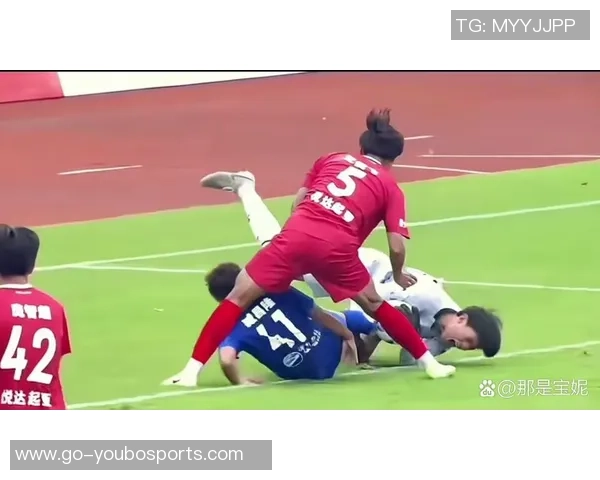 足球比赛中突发意外导致球员死亡事件引发社会广泛关注与反思